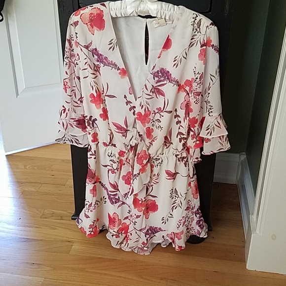 Floral romper - Picture 2 of 4